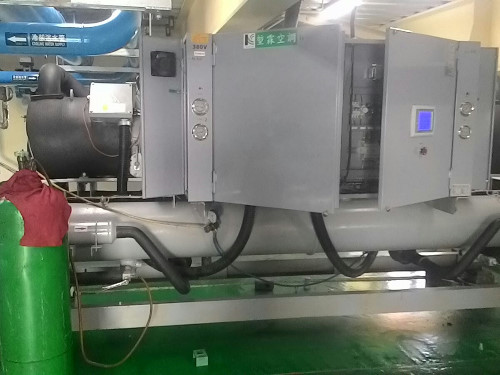 國產主機：堃霖120RT冰水主機60RT壓縮機